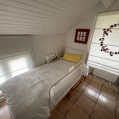 Holiday home Nor50 - - Gilbert House Le Mesnil-Gilbert